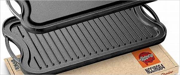 Cast iron griddle with reversible design